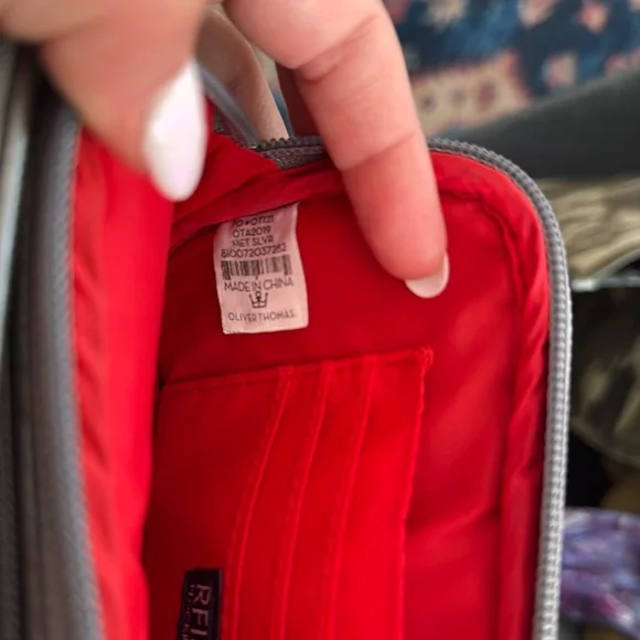 oliver thomas 24 + 7 triple threat crossbody metallic silver - Picture 9 of 16